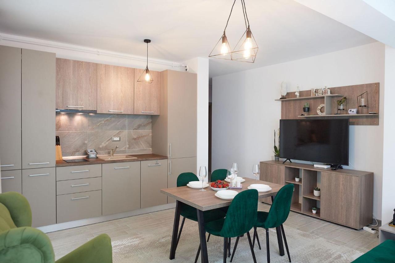 Sea La Vie 2Br Apt Spa N Pool Beach Resort Năvodari 외부 사진